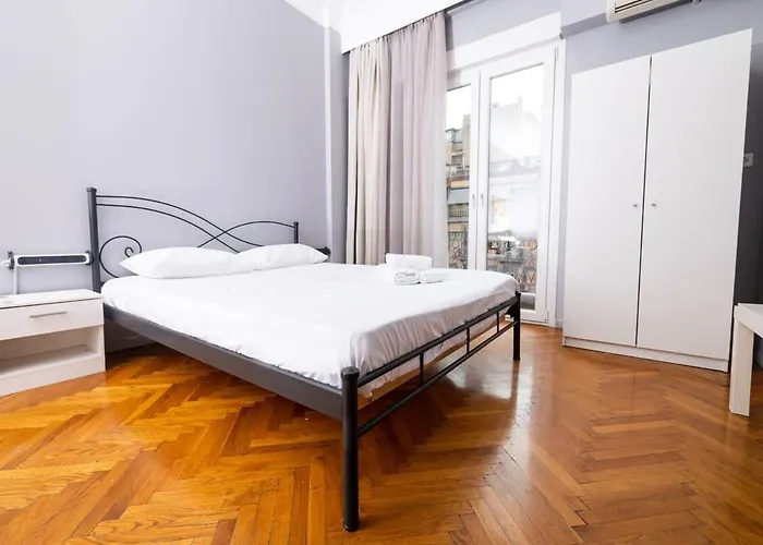 Apartament Egnatia Spacious 3 Bd In *