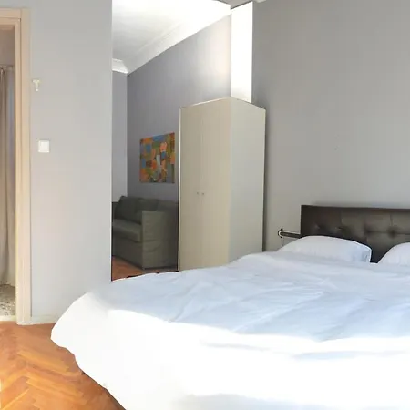 Egnatia Spacious 3 Bd In Apartamento