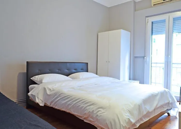 Egnatia Spacious 3 Bd In Lejlighed