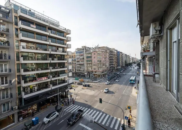 Egnatia Spacious 3 Bd In Lejlighed