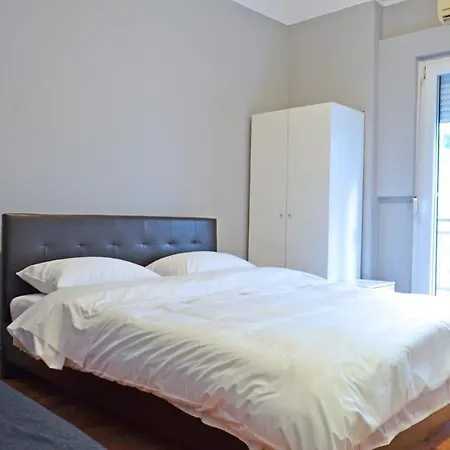 Egnatia Spacious 3 Bd In شقة