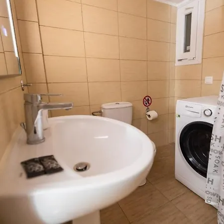 شقة Egnatia Spacious 3 Bd In