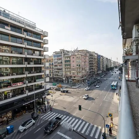Egnatia Spacious 3 Bd In شقة