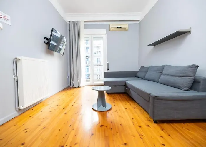 Egnatia Spacious 3 Bd In Thessaloniki