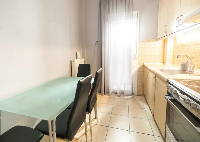 Egnatia Spacious 3 Bd In Appartement