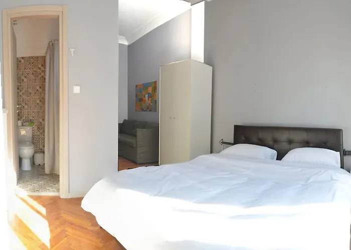 Egnatia Spacious 3 Bd In Appartement