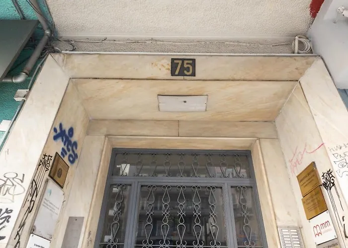 Egnatia Spacious 3 Bd In Thessaloniki